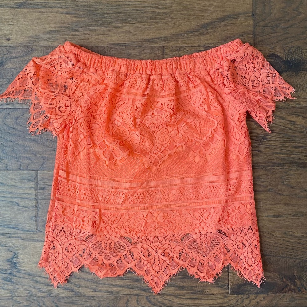 ✴️FREE W/ PURCHASE Rue21 Lace Off the Shoulder Fiesta Top